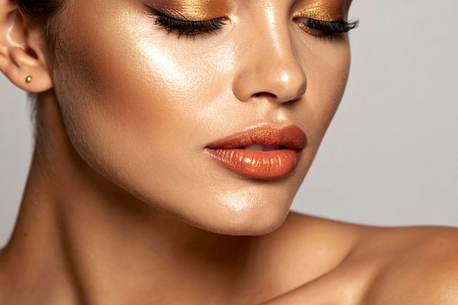 Blush e brinzer com brilho