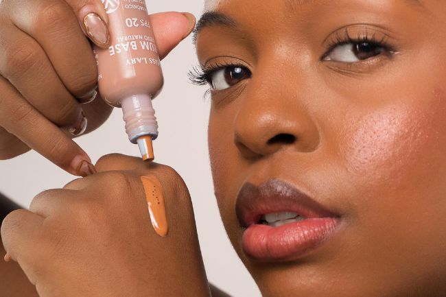 Escolha a base certa - base efeito glow